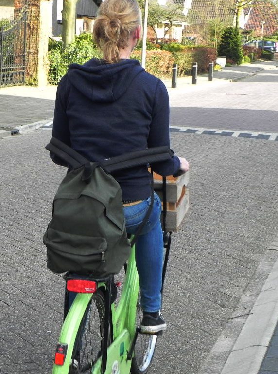 Fietsen met een rugzak: wat moet je meenemen